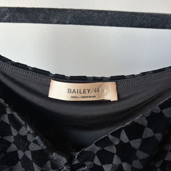 NWT $188 Bailey 44 Jeanona Velvet Burnout Black Top Women’s Small - Picture 6 of 7